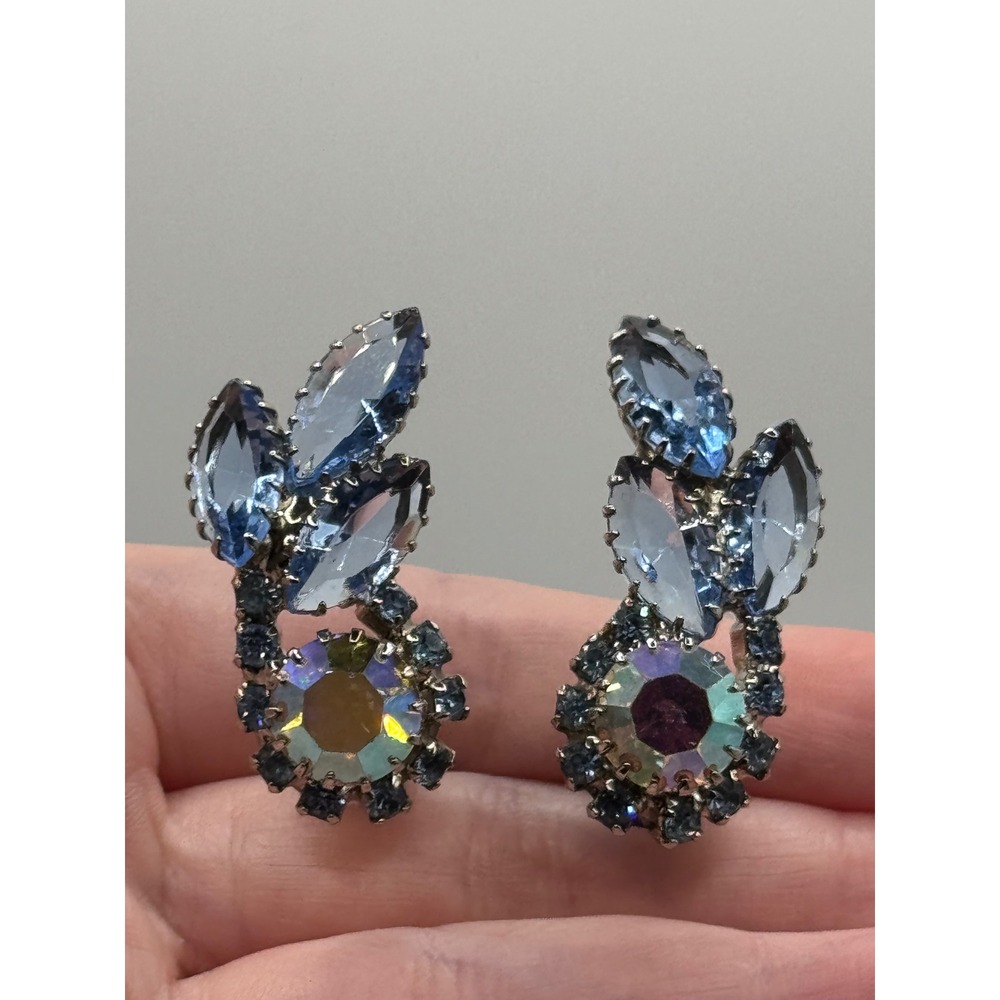 Vintage‎ Blue Rhinestone Aurora Borealis Clip On Earrings Silver Tone